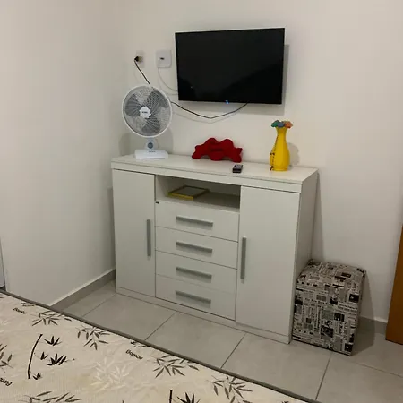 Apto em Ubatuba divisa com a Praia de Itagua e facil acesso as praias fica ao lado do Atacado Tenda da rodovia Rio Santos-3